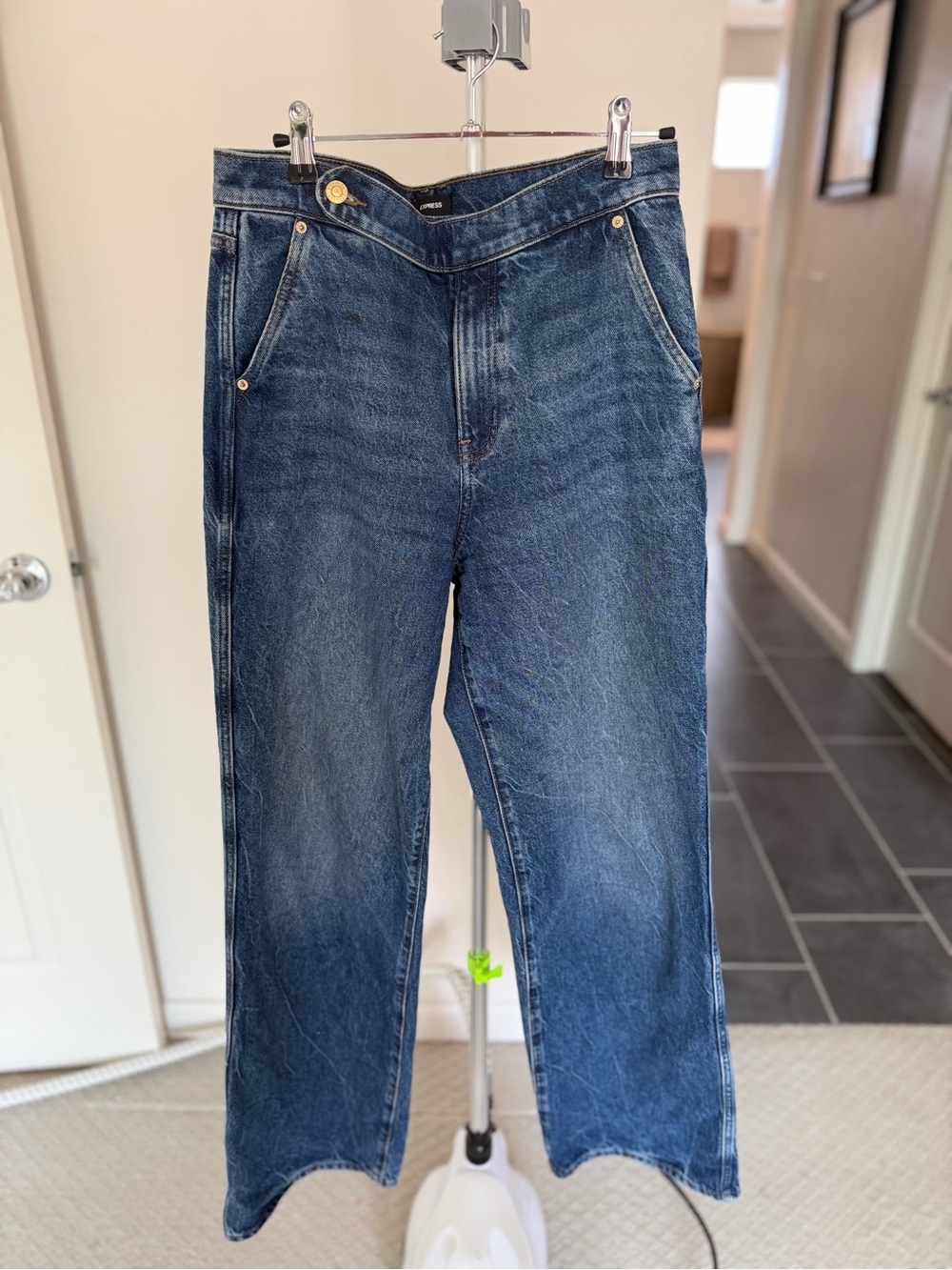 Express women’s Relaxed Blue Denim Jeans